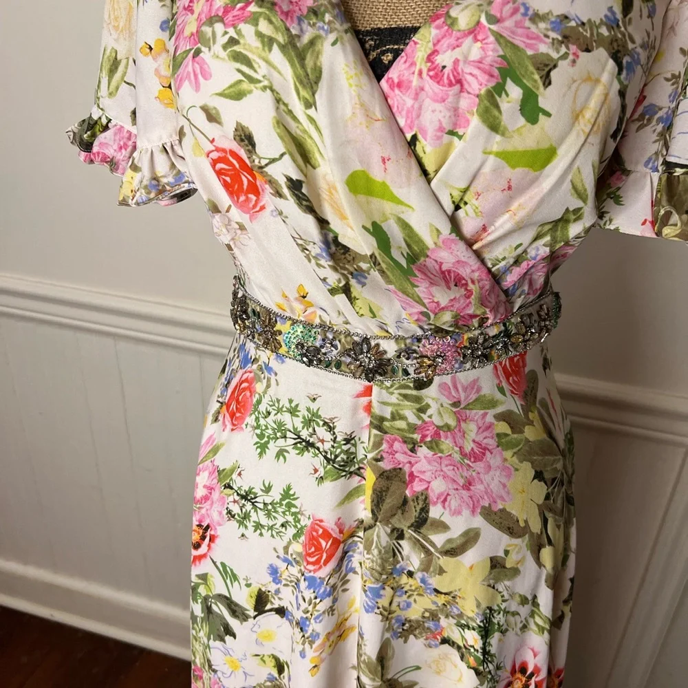 Mac Duggal Floral V-Neck‎ Gown #9079 size 4 - Picture 6 of 15